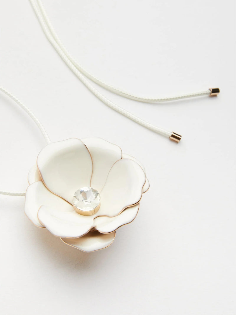 Collana con fiore di metallo smaltato - BIANCO MARELLA