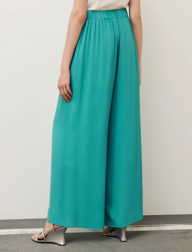 Pantaloni In crêpe marella
