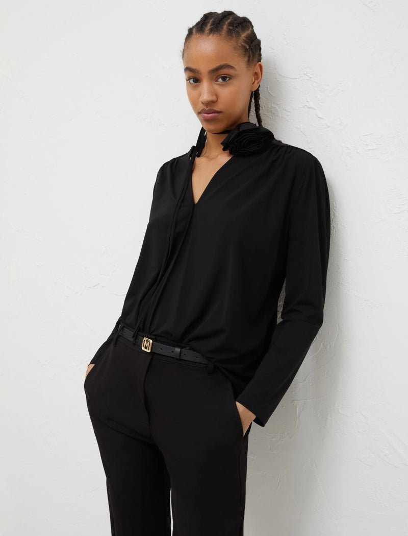 Blusa con nastro e fiore marella